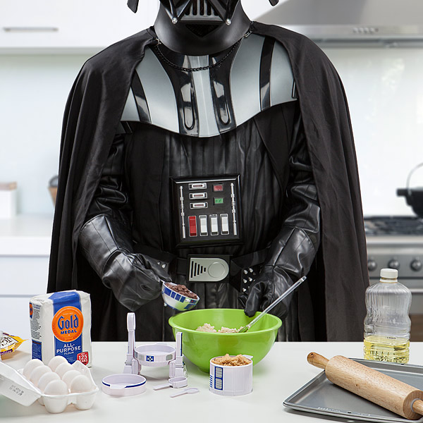 ThinkGeek's Star Wars Measuring Cup Set with Darth Vader